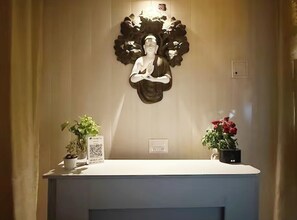 Reception - Hotel Hariaksh HomeStay Varanasi (Varanasi)