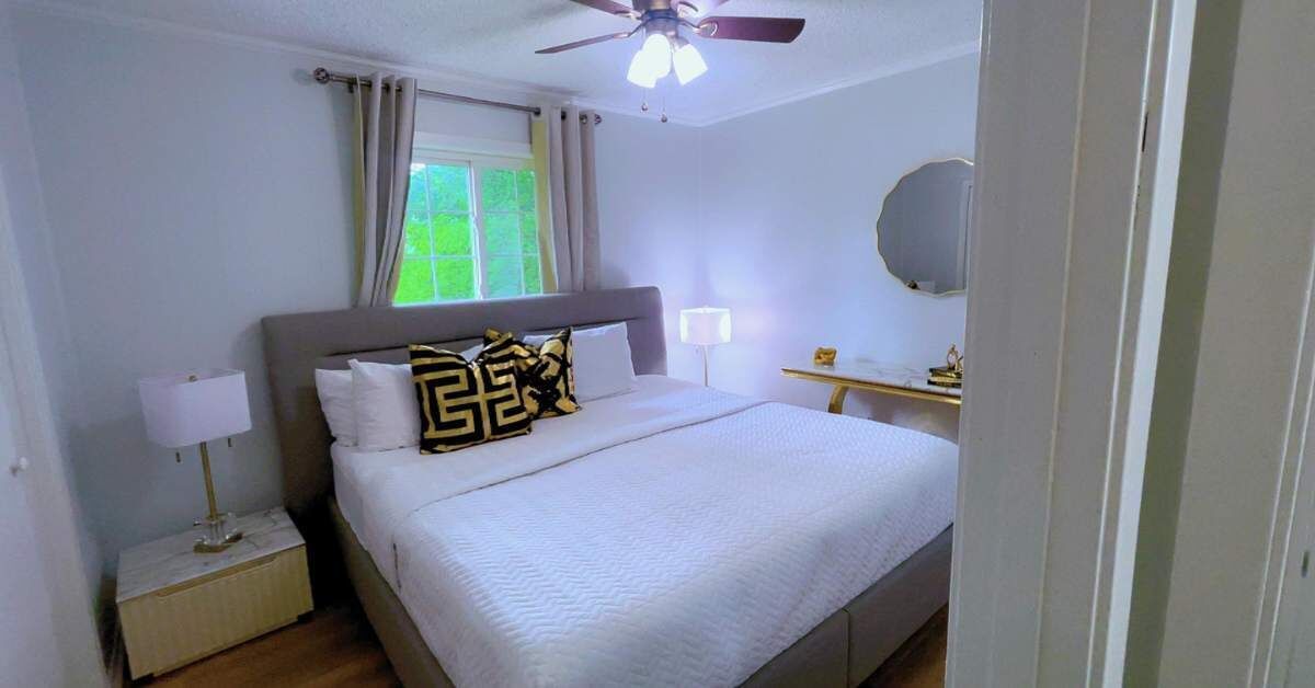 2 Schlafzimmer, Schreibtisch, Bügeleisen/Bügelbrett, WLAN
