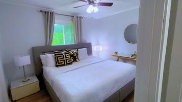 2 Schlafzimmer, Schreibtisch, Bügeleisen/Bügelbrett, WLAN