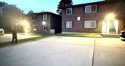 Walk to SFA – Quiet, Remodeled 2BR w/ King Bed, Fast Wi-Fi, Parking & Full Kitchen | Ideal for Families & Nurses