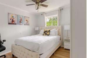 2 bedrooms, desk, iron/ironing board, WiFi