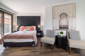 30 bedrooms, iron/ironing board, Internet, bed sheets - BANKSTOWN MOTEL 10 (Greenacre)