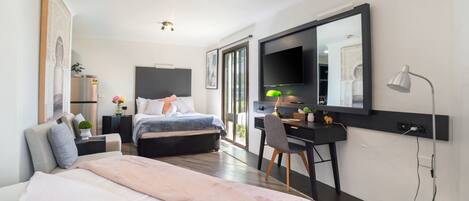 30 bedrooms, iron/ironing board, Internet, bed sheets