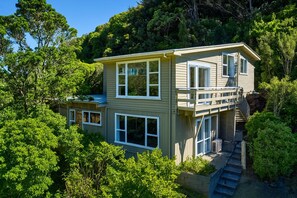 Exterior - Skyline Sanctuary: Green View, Bird Songs, Parking, Espresso & Netflix (Wellington)