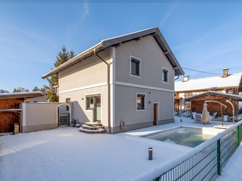 Ferienhaus mit Pool & Sauna in Tirol