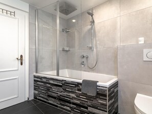 Shower - Holiday home with pool & sauna in Tyrol (Ebbs)