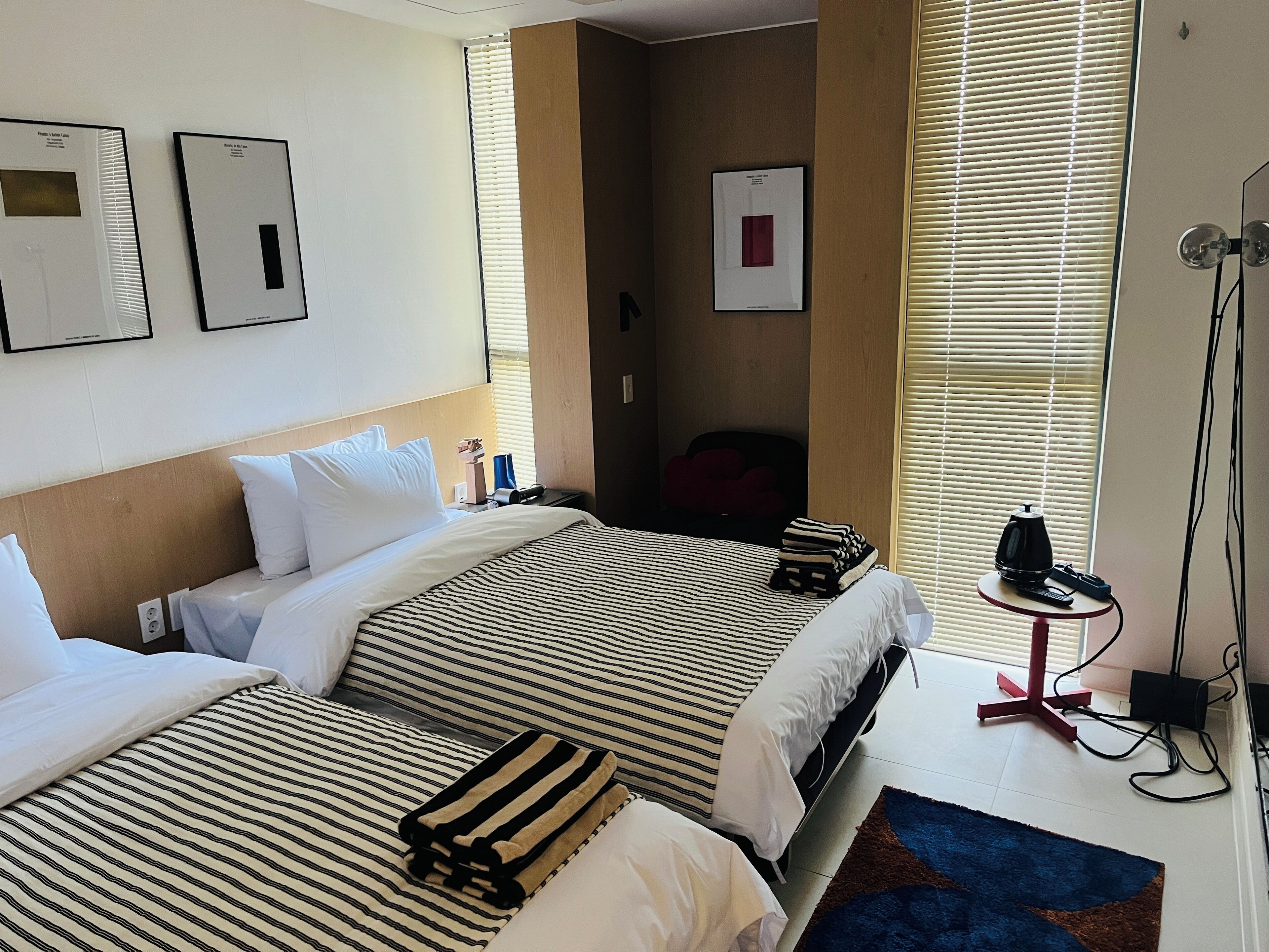 Deluxe Twin Room | Laptop workspace, free WiFi