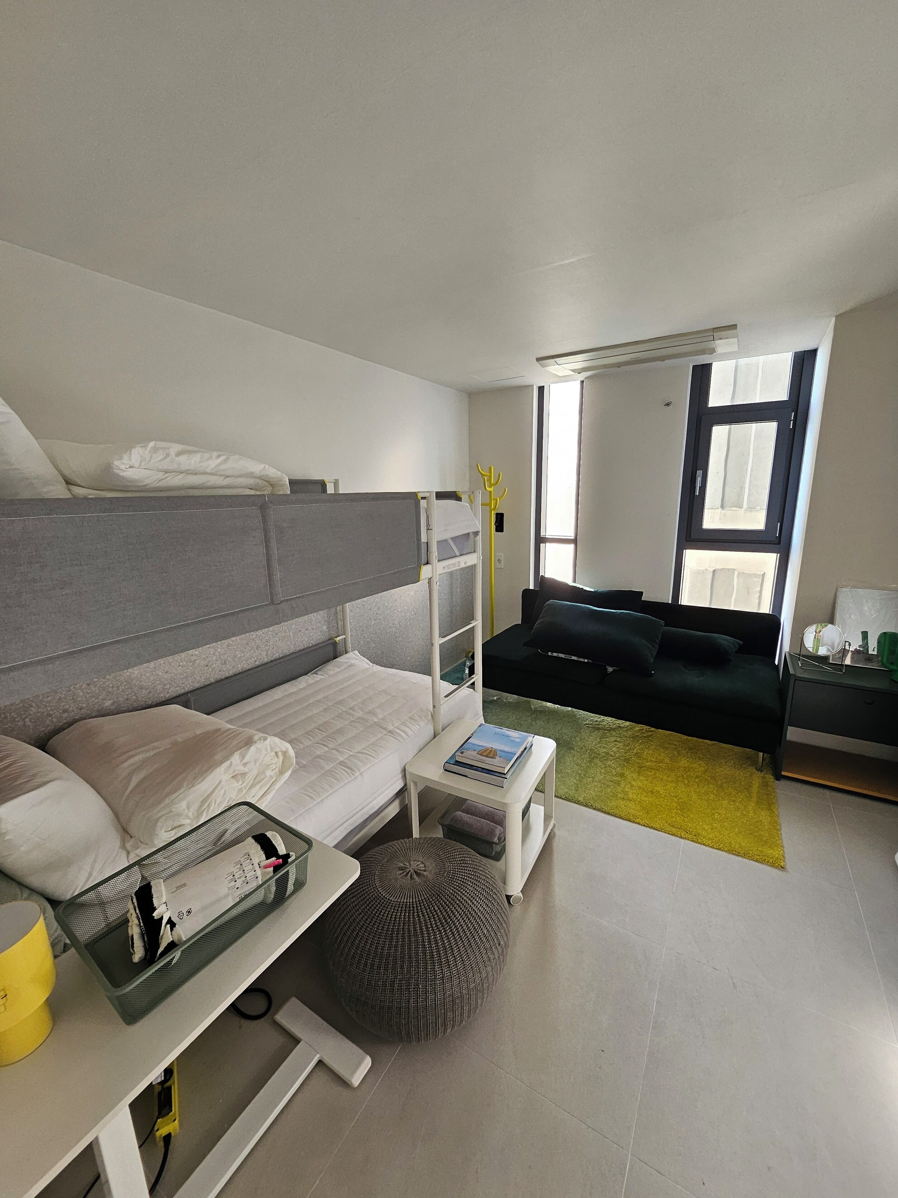 Deluxe Studio | Laptop workspace, free WiFi