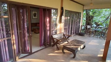 Deluxe Suite, Balcony, Sea View | In-room safe, free WiFi