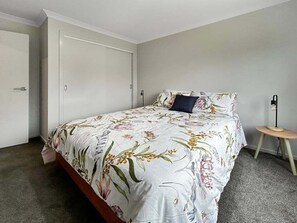 2 間睡房、熨斗/熨衫板、Wi-Fi、床單