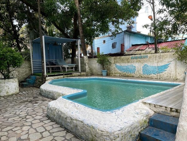 Outdoor pool, open 10:00 AM to 8:00 PM, sun loungers - Makarios boutique hotel  (Calangute)