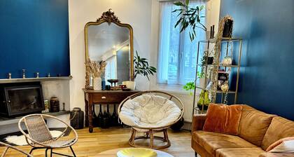 Comfortable House • Private Hot Tub • Spacious • Secure Garage Parking