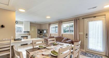 West Knoxville Area! Single-Level Home Near Dtwn