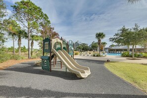 Children’s area - Unwind Poolside + Walk to Ocean! Port St Joe Home (Port St Joe)