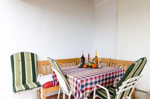 Apartment | Outdoor dining - Guest House Kola - Double Room With Terrace (Dubrovacko Primorje)