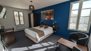 Superior Double Room | Soundproofing, free WiFi - Hotel restaurant le lion d'or (Gémozac)
