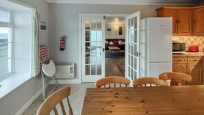 Dining - 4 bedroom accommodation in Pirates Cove, Corrie (Pirates Cove, Corrie)