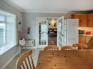 Dining - 4 bedroom accommodation in Pirates Cove, Corrie (Pirates Cove, Corrie)
