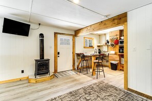 Interior - Deluxe Cabin D at Elk Creek Escape! Pets Welcome (Hillsgrove)