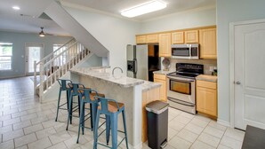 Private kitchen - Walk to Beach & Dining: Corpus Christi Townhome (Corpus Christi)