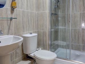 House | Bathroom - Standard Family Room for 4 (Darlington)