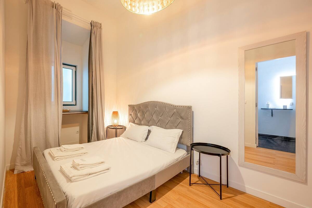 Apartment (Standard Room) | Individually decorated, individually furnished, iron/ironing board
