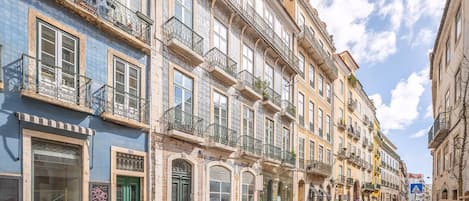 Apartment (Room with Patio) | Balcony