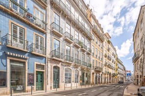 Apartment (Room with Patio) | Balcony - Guestready - Boavista Homes (Lisbon)