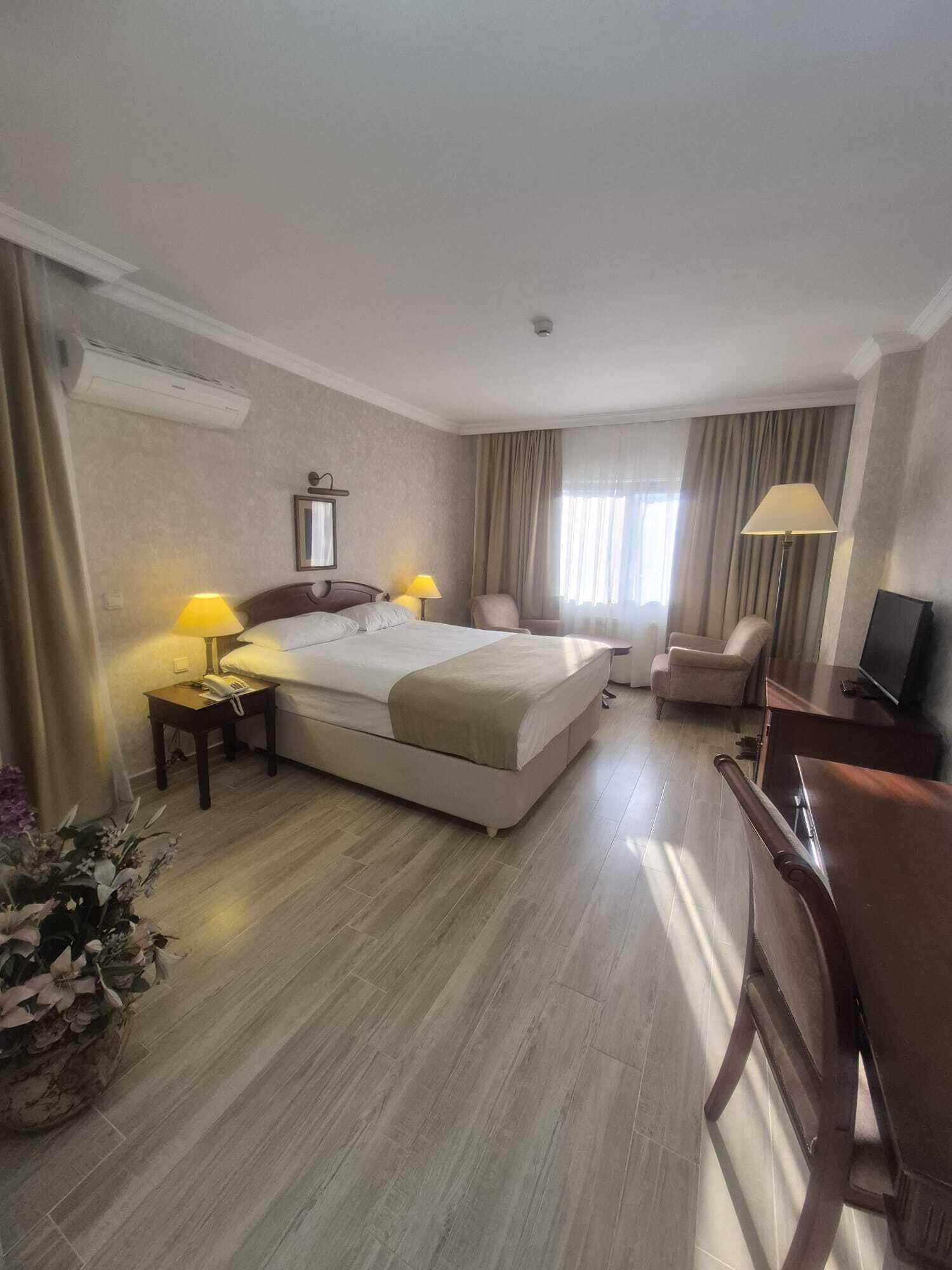 Coffres-forts dans les chambres, bureau