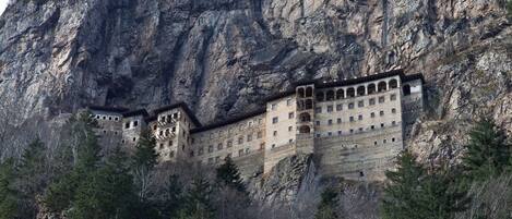 المنشأة من الخارج