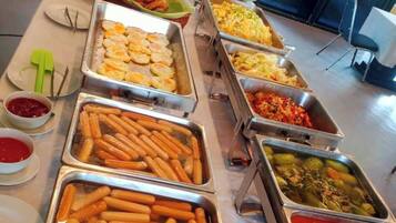 Free buffet breakfast on weekends