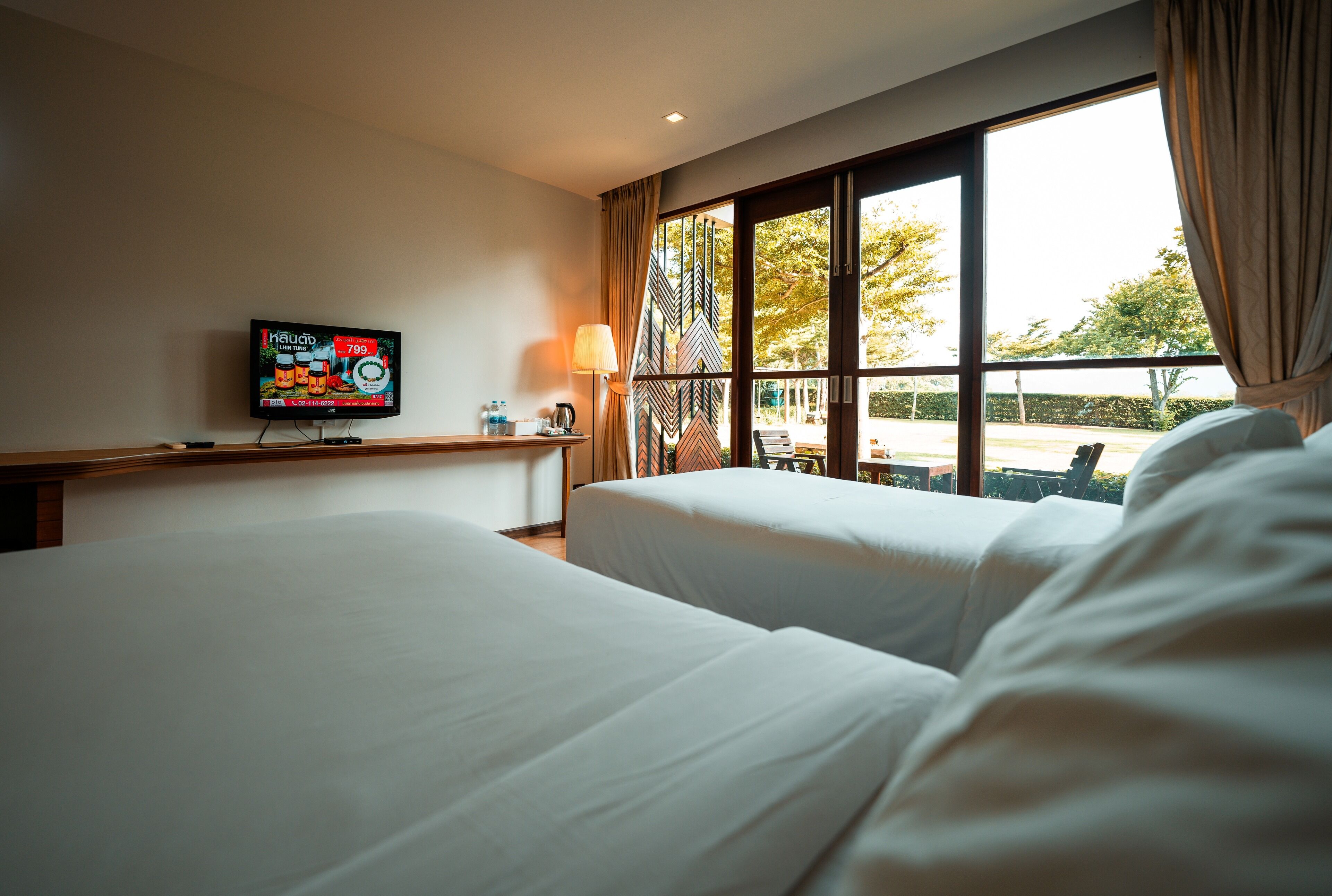 Standard Twin Room, Mountain View | Desk, free WiFi