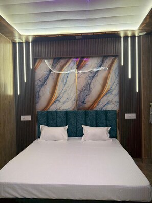 Deluxe Room - Katyayani Palace (Faizabad)