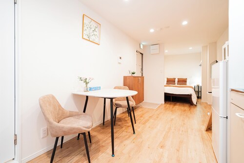 Waseda Star 202. 2 minutes from Waseda Subway Station! Convenient, clean, quiet environment!
