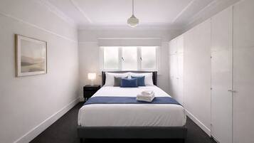 2 bedrooms, iron/ironing board, WiFi, bed sheets
