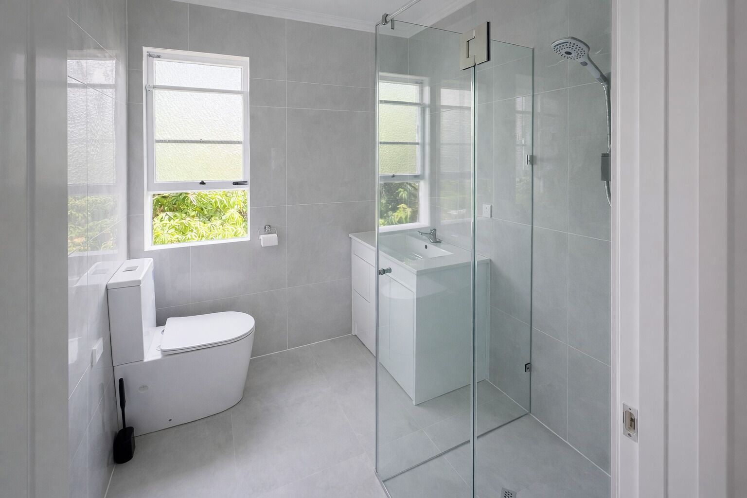 Shower, towels, toilet paper