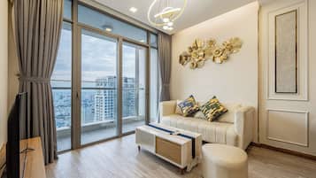 Lejlighed - 2 soveværelser - byudsigt | Opholdsområde | LCD-tv