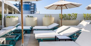 Terrace/patio - LUX The Seven Res Palm Suite (Dubai)