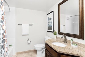 Hair dryer, towels - Beachfront Aruba Get Away - Lazy River! Family Friendly Resort (Noord)