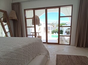Premier-Zimmer, Poolblick | Blick vom Balkon