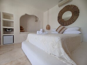 خزنة داخل الغرفة ومكتب وواي فاي مجانًا