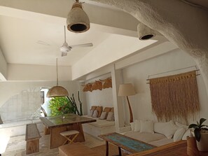 Interior - Sal Central (Pecatu)