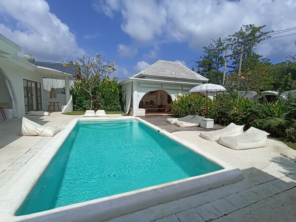 Outdoor pool - Sal Central (Uluwatu)