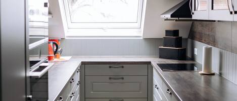 Apartment, Patio, City View | Private kitchen