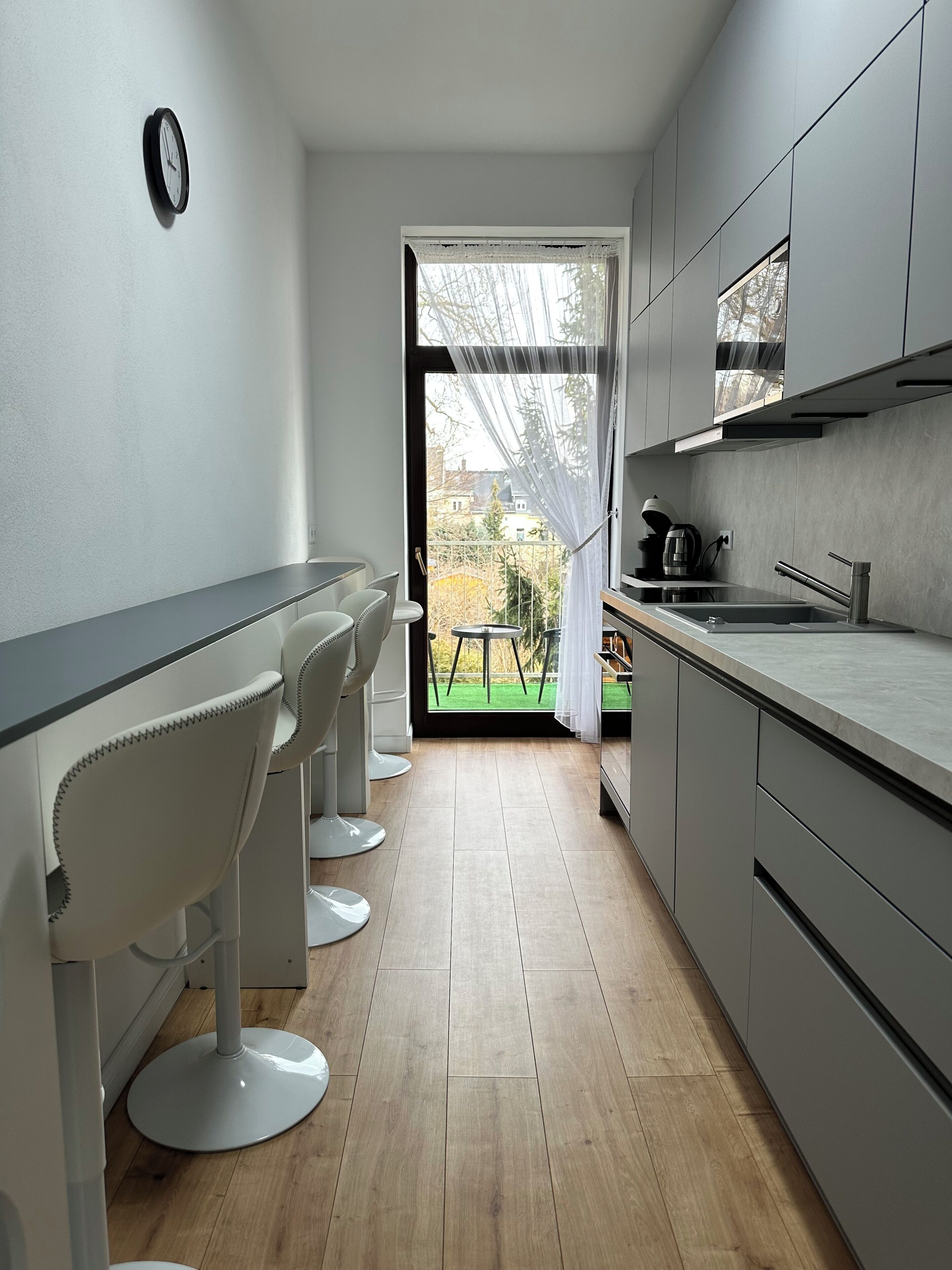 Deluxe-Apartment, Balkon, Stadtblick | Eigene Küche | Kühlschrank, Mikrowelle, Ofen, Herdplatte