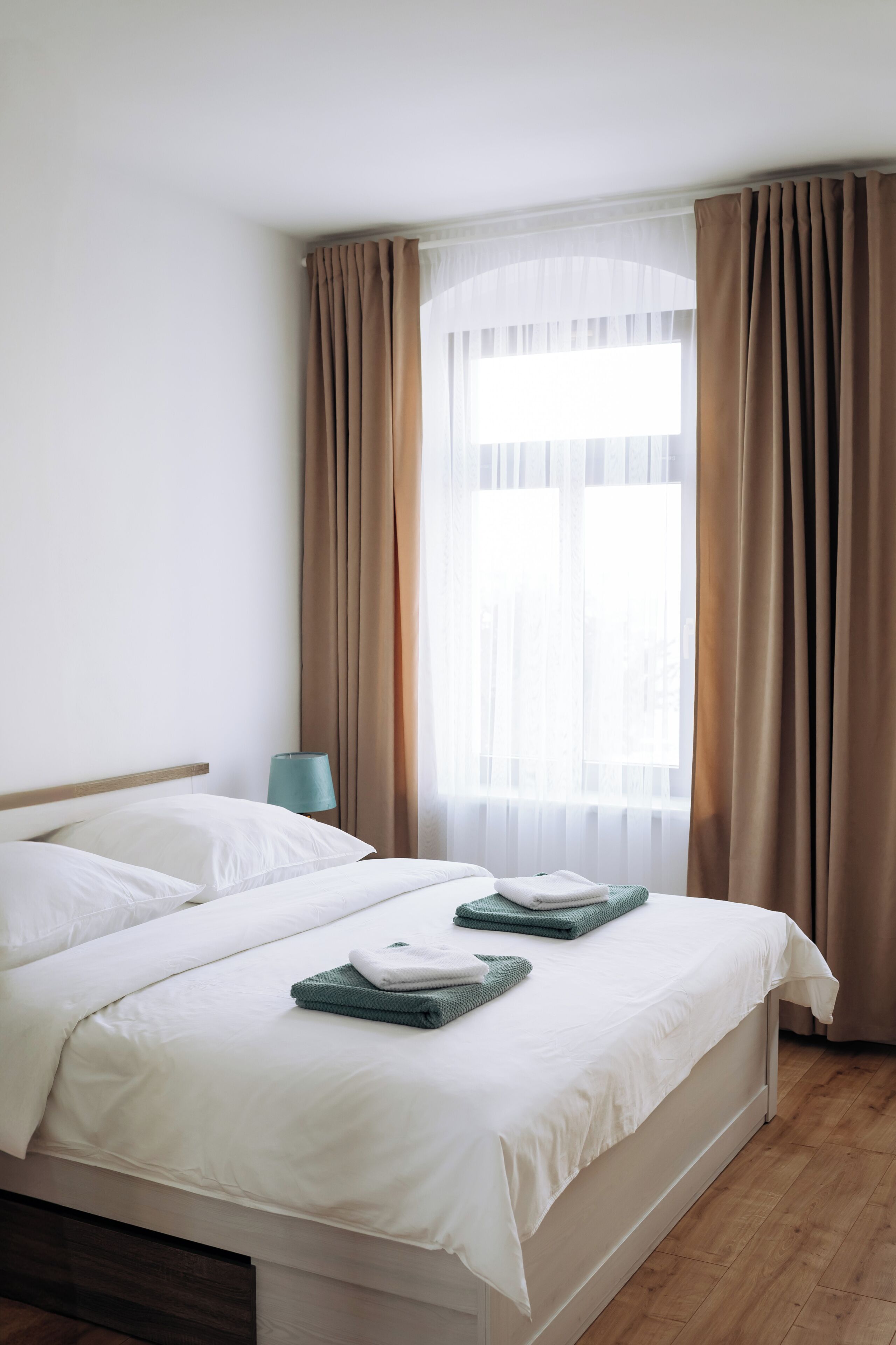 Deluxe Apartment, Multiple Bedrooms, Balcony, City View | Desk, laptop workspace, iron/ironing board, free WiFi