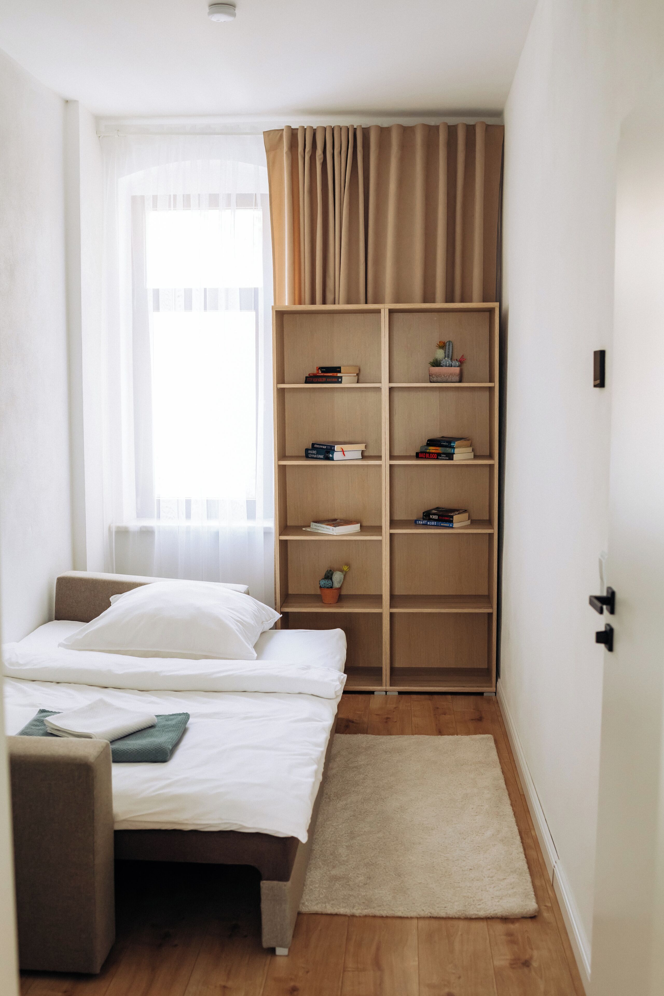 Departamento Deluxe, balcón, vista a la ciudad | Escritorio y espacio para trabajar con laptop 