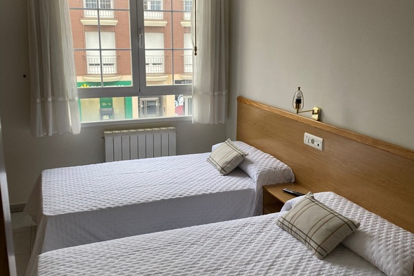 Classic Twin Room, City View | Desk, laptop workspace, free WiFi