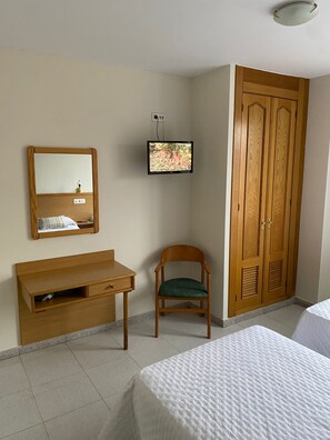 Classic Twin Room, City View