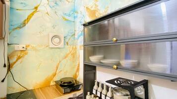 Réfrigérateur, plaque de cuisson, lave-vaisselle